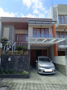 Rumah Semi Villa One gate di Denpasar Barat