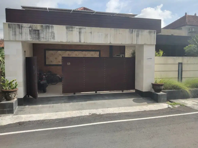 Rumah Semi Villa Tukad Badung Renon Denpasar Bali