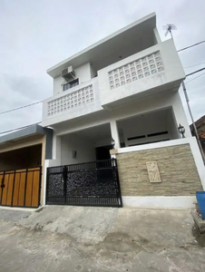 Rumah Siap Huni 2 Lantai Di Perumnas Karawang