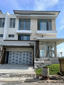 SEWA RUMAH PIK 2 UK 10X25 CLUSTER BAGUS 2.5 LANTAI TERMURAH