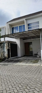 Surabaya Barat Strategis Rumah di Forest Mansion