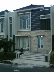 Tirtasani Royal R. Karang Ploso Malang Seville 3BR Kolam Renang Dalam