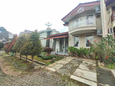 Villa Puncak disewakan Dekat Taman Bunga Nusantara