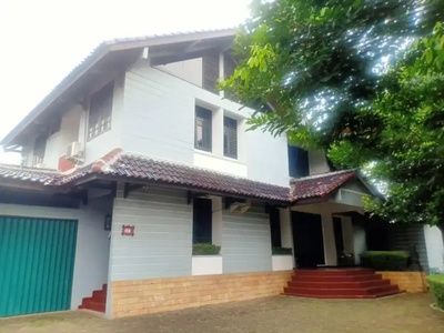 Di Jual rumah dan kost kostan di Jl. Raya Ceger