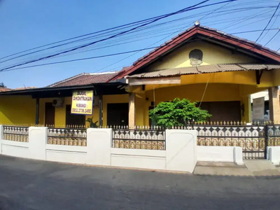 Di kontrakan rumah komp. BDN Jatiwaringin Pondok Gede Bekasi