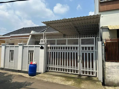 Dijual cepat BU Rumah 2 lantai Semi Furnished di Swatantra Jatirasa