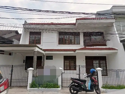 Dijual Rumah Rapi di BCS Kelapa Gading, Jakarta Utara