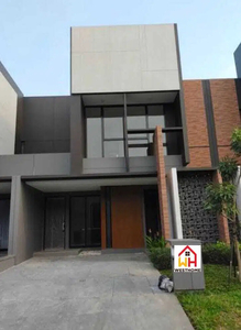 DISEWAKAN MURAH RUMAH SUVARNA SUTERA CLUSTER FLAVIO TANGERANG