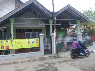 Disewakan Rumah Cocok Untuk Kantor / Tempat Usaha Strategis