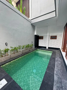 For rent brand new villa at kerobokan kesambi nearby loction seminyak