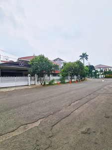 Jalan Utama Komplek, Lebar 5 Mobil. Rumah Dijual Lebak Bulus. NEGO