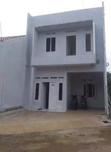 Jual cepat rumah 2 lantai di dlm claster sawangan depok