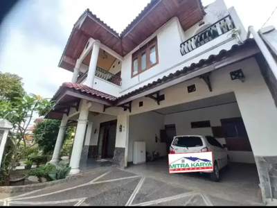 Rumah Asri Luas Tanah 316 Meter di Komplek Taman Galaxy Bekasi