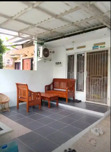 RUMAH ASRI STRATEGIS FULL FURNISHED DEKAT ALUN DEPOK