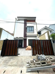 Rumah baru Nusaloka BSD Tangerang Selatan bagus siap huni murah