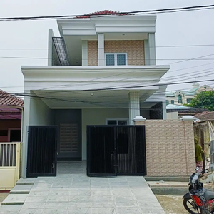 Rumah Baru Pulomas Minimalis Lokasi Bagus Harga Nego