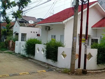 Rumah di hook luas Taman Kenari, Ciluar Tanah Baru Bogor Utara
