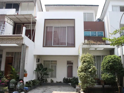 Rumah Dijual Cepat di The Mampang Icon Depok, Bisa KPR J-17246