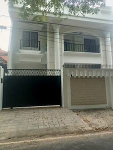 Dijual Rumah Mewah 3 Lantai di tengah kota Semarang