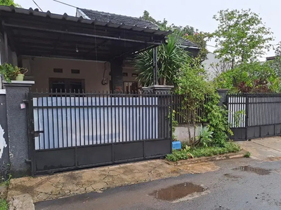 Rumah Hoek yang Asri-Bersih-Terawat di Griya Alam Sentul Bogor