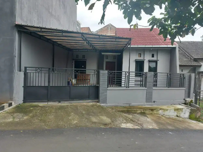 RUMAH JALAN UTAMA GRAFIKA BANYUMANIK