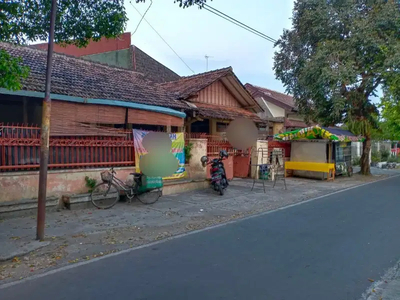 rumah luas tengah kota induk & kos di Banjarsari Solo
