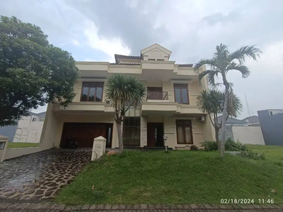 Rumah mediterania terawat lingkungan mewah Villa Bukit Regency Pakuwon