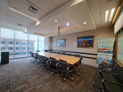 Sewa Kantor Menara Standard Chartered 317 m2 Siap Huni, Hrg Nego