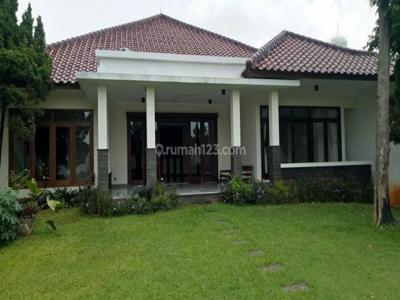 Disewakan Rumah Cantik Dan Luas Area Kemang, Jakarta Selatan