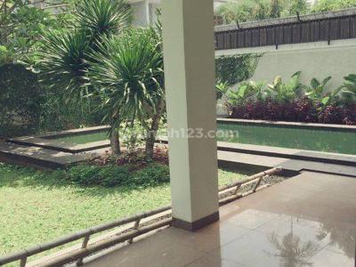 Rumah mewah dgn design modern dan swimming pool