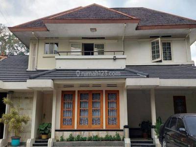 Rumah Kokoh Bagus Mainroad Dekat Simpang Dago Bandung Utara
