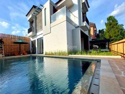 Disewakan Rumah Mewah Dengan Swimming Pool di Bintaro