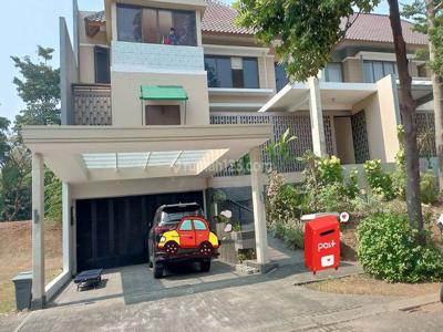 Disewakan rumah dalam cluster heliconia de park BSD aman nyaman