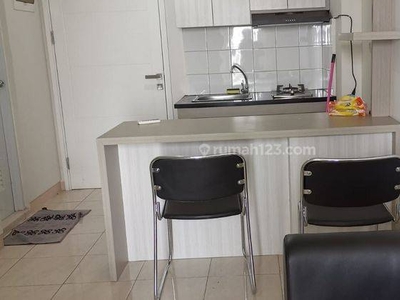 Apartement The Springlake Summarecon Apartment 2 BR Furnished Bagus