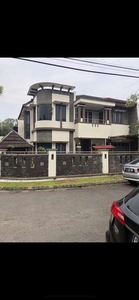 Dijual Rumah Lux di Daerah Elite Batununggal