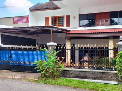 Disewakan Rumah 2 Lantai Semi Furnished di Geger Kalong, Bandung
