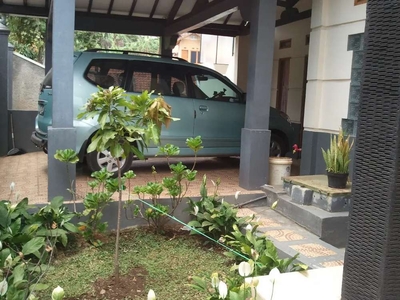 Jual rumah luas semi villa di Kota Bandung