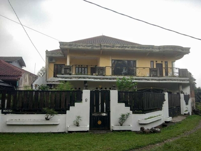 Jual Rumah Villa Mewah 2 Lantai Tanah Luas Dekat Kebun Raya Bogor