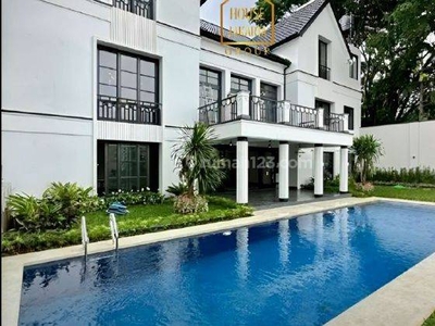 Kemang Modern Classic 2,5 Lantai Furnished Area Prime, Taman Pool