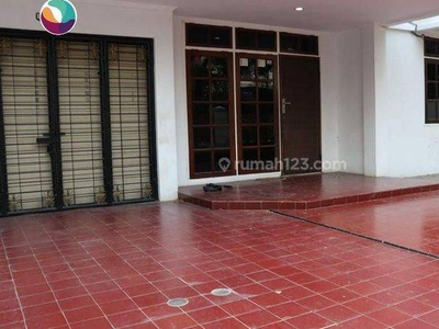 Rumah 2 lantai disewakan di Janur Elok Kelapa Gading