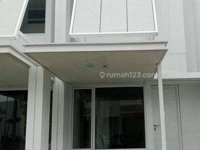 Rumah Full Furnish 2 Lantai Siap Huni di Bsd City