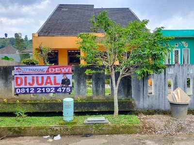 Rumah asri Graha Puspa Lembang, SHM, minimalis
