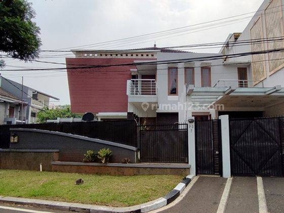 Rumah di hook, area premium di jalan Utama Gedung Pinang Pondok Indah Jakarta Selatan