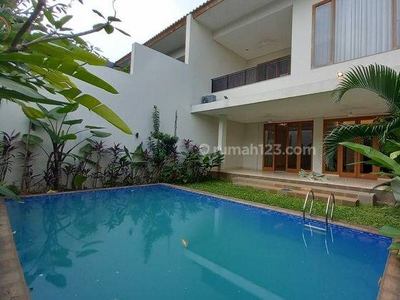 Tropical Modern Minimalis House For Rent In Kemang, Jaksel