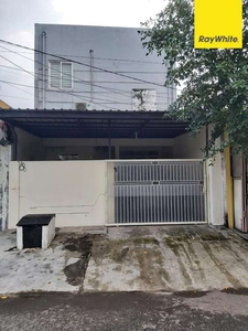 Dijual Cepat Rumah 2,5 Lantai di Jl. Ngagel Wasana, Surabaya