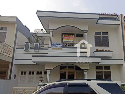 Dijual Rumah 2 Lantai Modernland Tangerang 3+1 BR