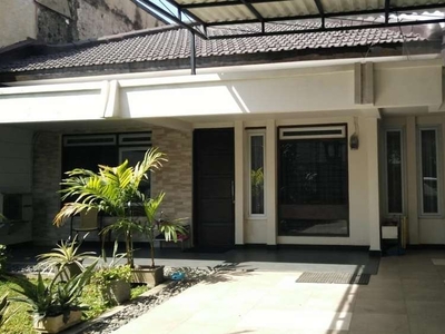 Dijual Rumah di Jalan Raya Ngagel Madya, Surabaya