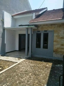 DIJUAL RUMAH JANGLI DEKAT PERUM CANDI GOLF