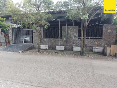 Dijual Rumah Lokasi di Jl. Ngagel Jaya Utara, Surabaya