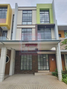 DIJUAL RUMAH PIK 2 CLUSTER BAGUS UK 6X10 3 LANTAI JARANG ADA JUAL LAGI